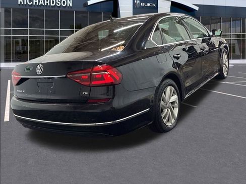 Used 2018 Volkswagen Passat 2.0T SE image 5