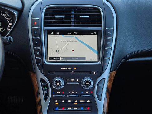 Used 2016 Lincoln MKX Reserve w/ Technology Package FWD image 27
