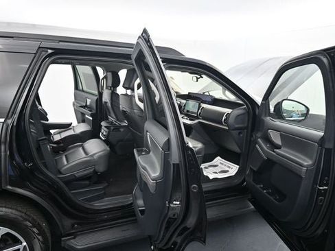 Certified 2025 Ford Expedition Active AWD/4WD image 13