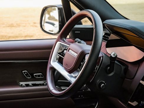 Used 2024 Land Rover Range Rover SE image 53