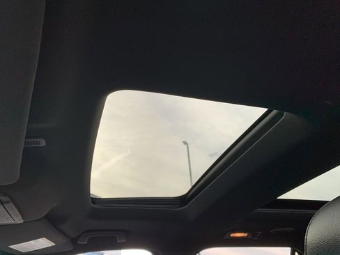 Used 2017 Ford Explorer XLT w/ Equipment Group 202A image 29