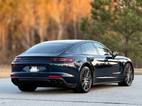 Used 2018 Porsche Panamera 4S image 10