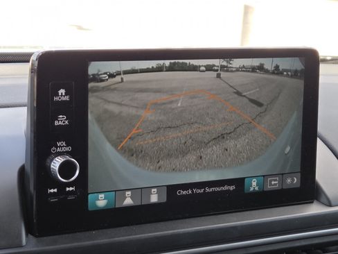 Used 2024 Honda Pilot Touring image 7
