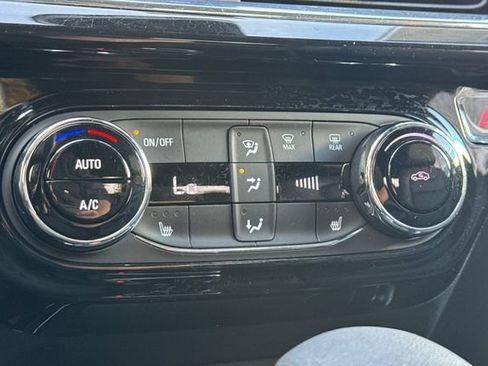 Certified 2025 Chevrolet Trax RS w/ Driver Confidence Package image 27