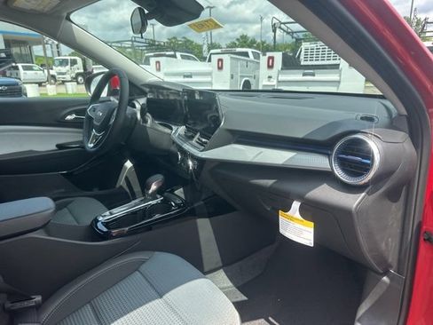 New 2026 Chevrolet Trax LT w/ Driver Confidence Package FWD image 31