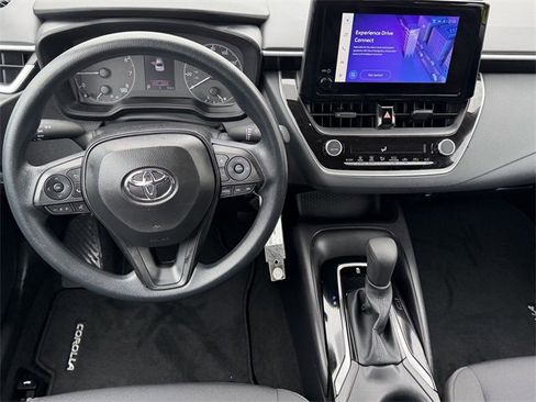 Used 2025 Toyota Corolla LE image 10