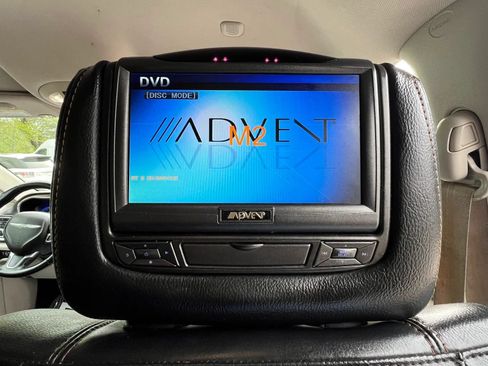 Used 2018 Chrysler Pacifica Touring-L FWD image 22