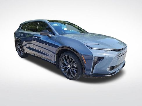 Used 2025 Toyota Crown Signia w/ Advanced Technology Package AWD/4WD image 3