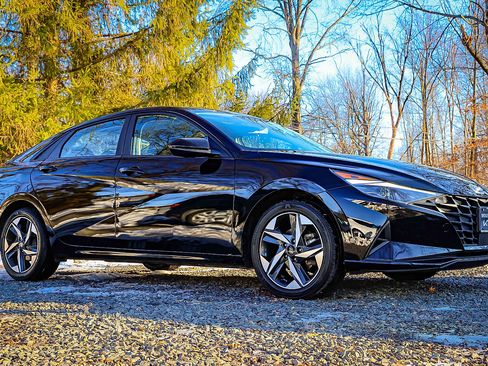 Used 2023 Hyundai Elantra SEL w/ Convenience Package image 17