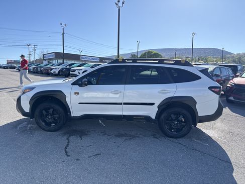 Used 2022 Subaru Outback Wilderness w/ Wilderness Package AWD/4WD image 7