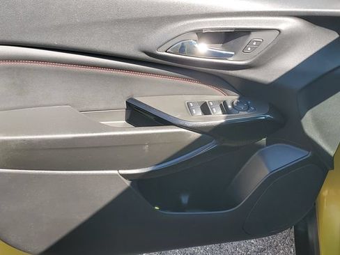 Certified 2024 Chevrolet Trax RS w/ Sunroof Package FWD image 14
