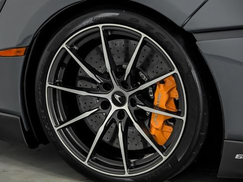Used 2019 McLaren 600LT RWD image 14