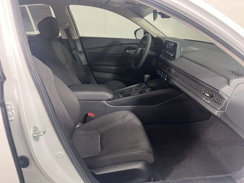 Used 2025 Honda Accord SE image 8
