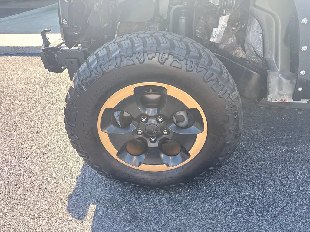 Used 2014 Jeep Wrangler Unlimited Sahara AWD/4WD image 32