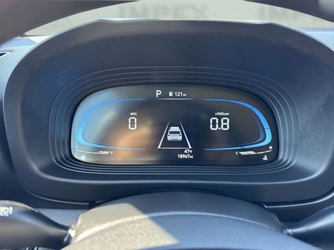 Used 2025 Hyundai Venue SE image 19