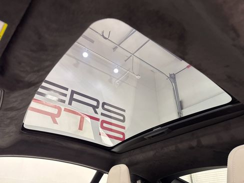 Used 2024 Jaguar F-TYPE R image 33