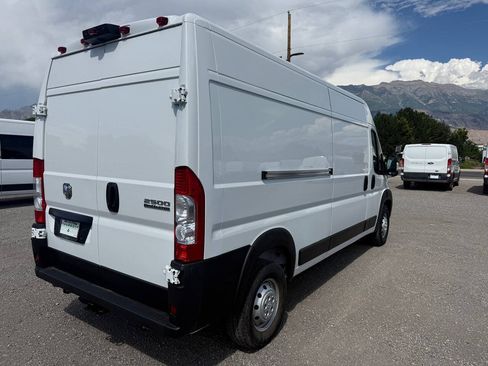 Used 2023 RAM ProMaster 2500 FWD image 3