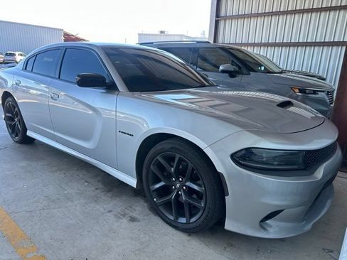 Used 2022 Dodge Charger R/T w/ Blacktop Package RWD image 17