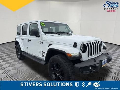 Used 2021 Jeep Wrangler Unlimited Sahara AWD/4WD image 3