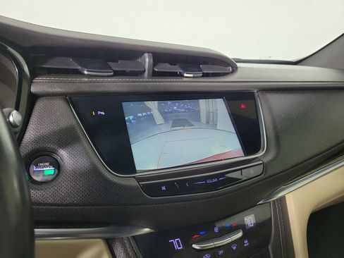 Used 2018 Cadillac XT5 FWD image 26
