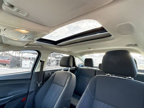 Used 2017 Ford Focus SEL image 23