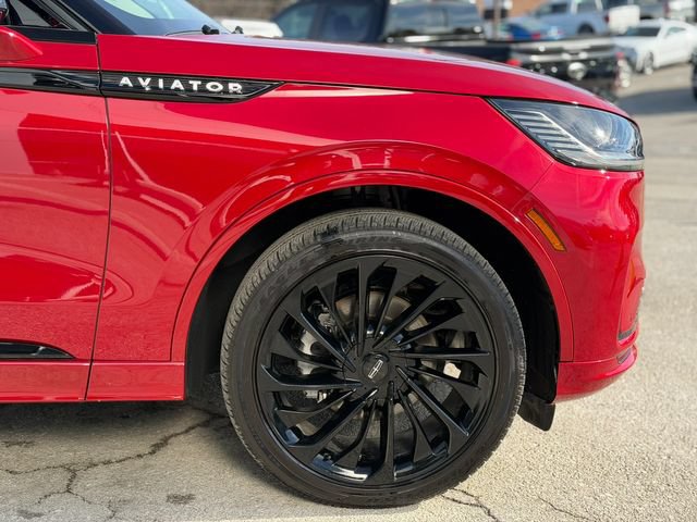 Used 2025 Lincoln Aviator Reserve w/ Equipment Group 201A AWD/4WD image 9