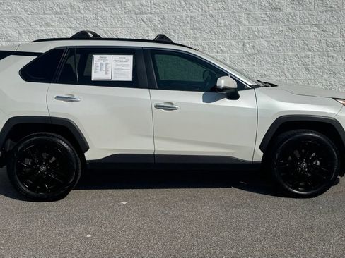 Used 2019 Toyota RAV4 Limited FWD image 2