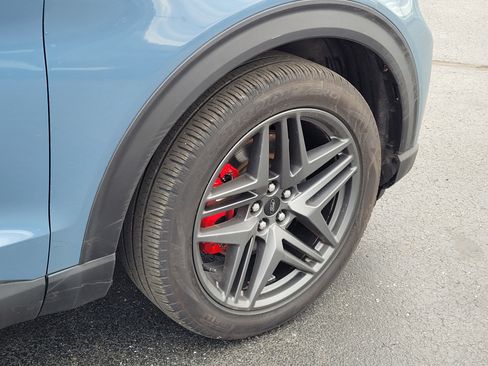 Used 2025 Ford Explorer ST image 10