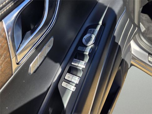 Used 2024 Genesis GV80 2.5T image 12