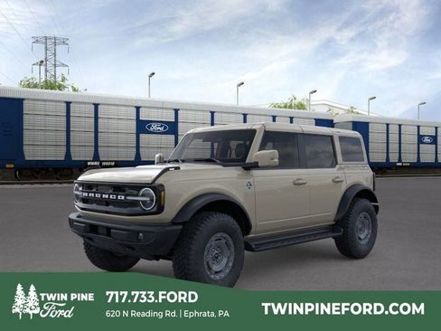 New 2025 Ford Bronco Outer Banks w/ Sasquatch Package image 1