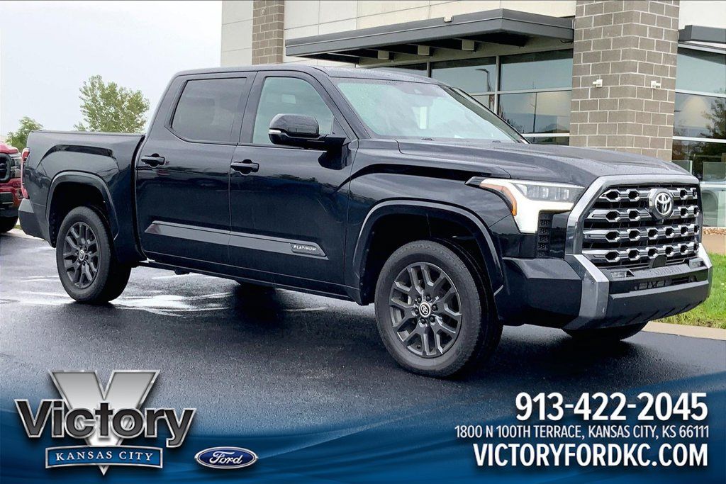 Used 2024 Toyota Tundra Platinum AWD/4WD image 1