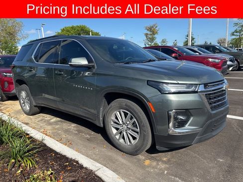 Used 2023 Chevrolet Traverse LT FWD image 3