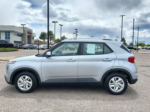 Used 2020 Hyundai Venue SEL FWD image 7