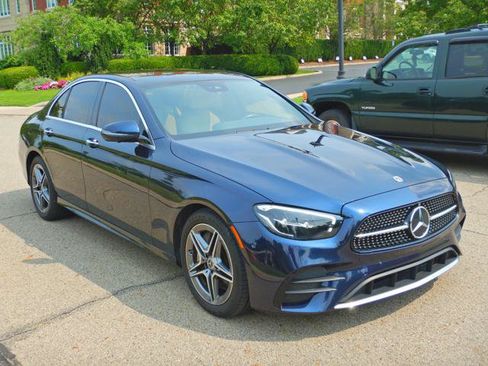 Used 2023 Mercedes-Benz E 350 4MATIC Sedan w/ Premium Package image 3