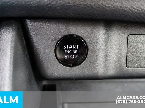 Used 2025 Nissan Rogue SV FWD image 29