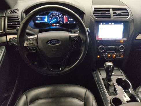Used 2019 Ford Explorer XLT w/ Equipment Group 202A FWD image 22