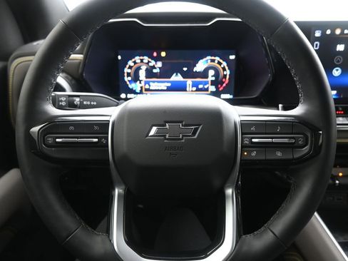 Used 2024 Chevrolet Colorado ZR2 w/ ZR2 Convenience Package III image 17