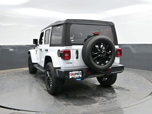 Used 2023 Jeep Wrangler Unlimited Sahara w/ Cold Weather Group AWD/4WD image 12