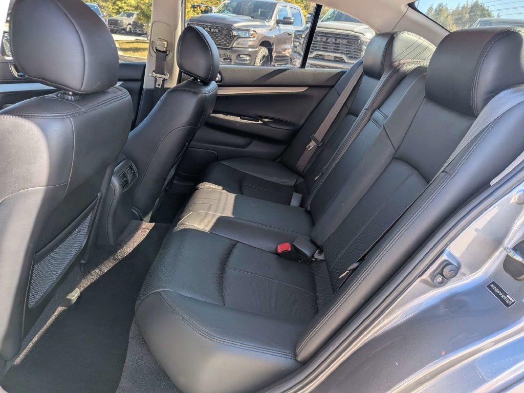 Used 2015 INFINITI Q40 w/ Navigation Package RWD image 12
