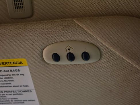 Used 2017 Ford Taurus Limited FWD image 38