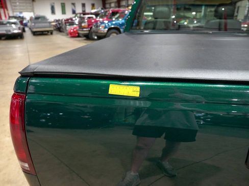 Used 1997 Chevrolet Silverado 1500 2WD Regular Cab w/ Convenience Group image 32
