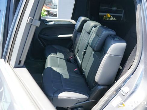 Used 2017 Mercedes-Benz GLS 450 4MATIC image 32