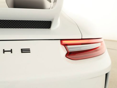 Used 2018 Porsche 911 GT3 RWD image 38