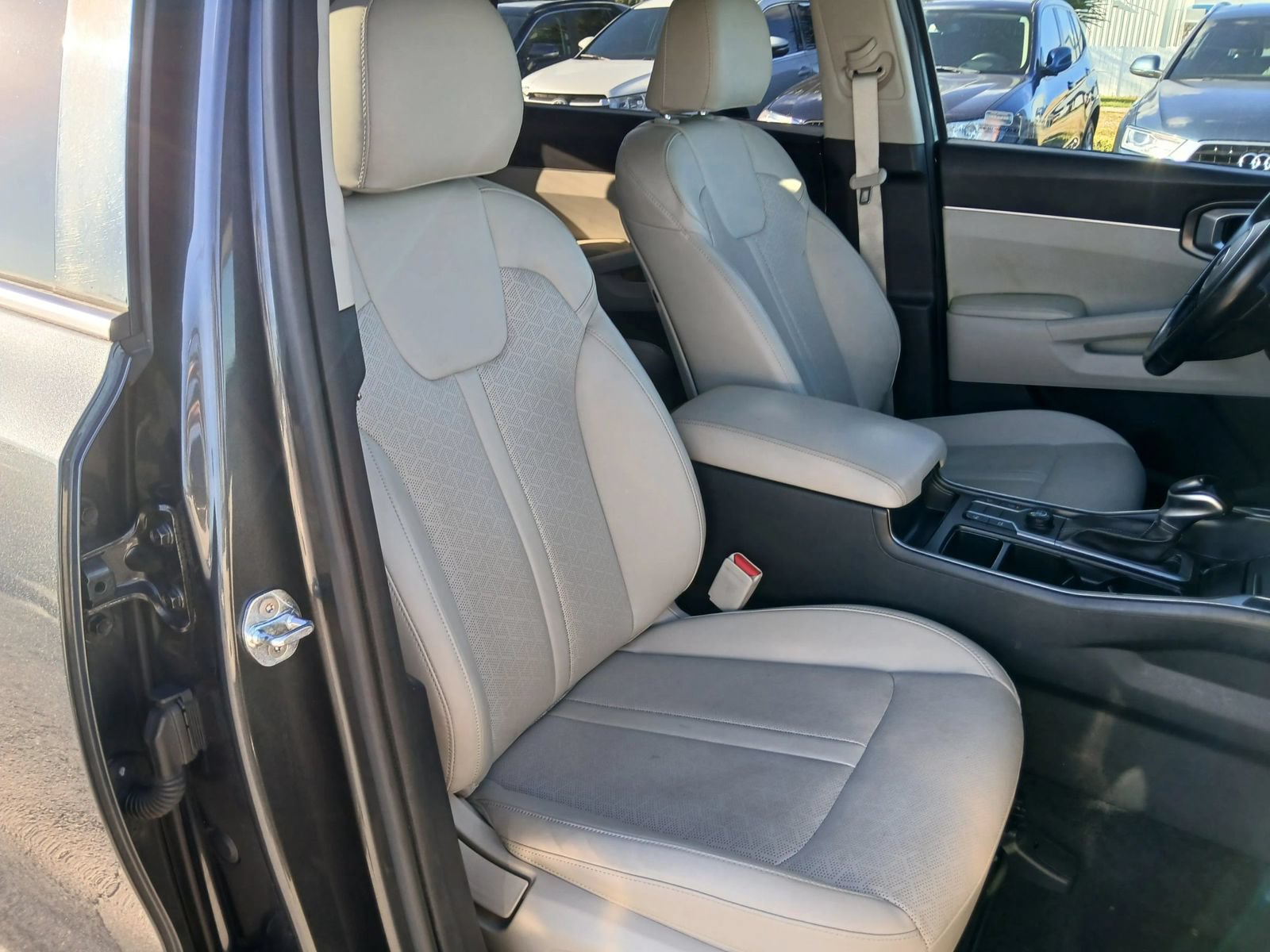 Used 2021 Kia Sorento S w/ Panoramic Sunroof Package FWD image 16