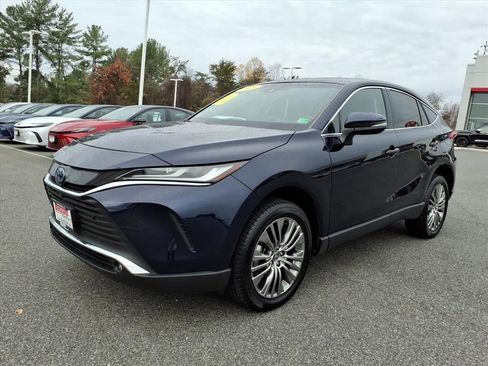 Used 2023 Toyota Venza Limited image 16