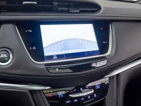 New 2025 Cadillac XT6 Luxury image 24