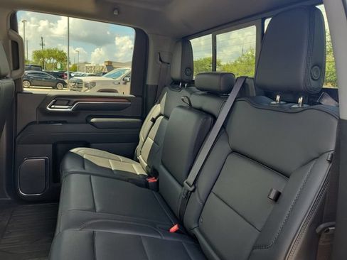 Used 2024 GMC Sierra 2500 Denali w/ Denali Reserve Package AWD/4WD image 9