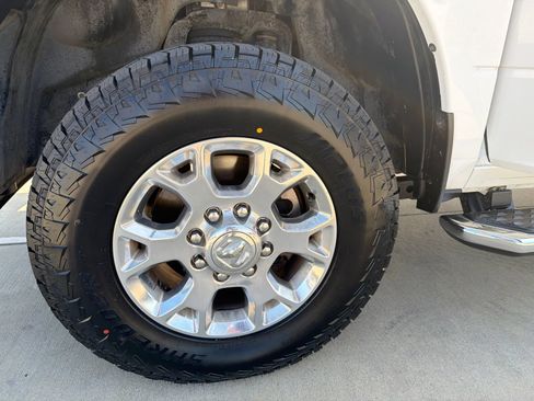 Used 2024 RAM 2500 Laramie AWD/4WD image 12