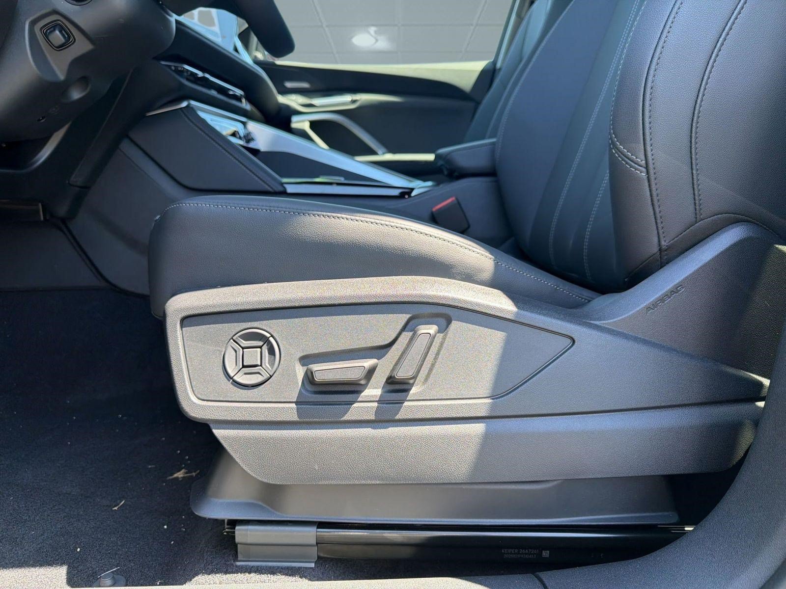 New 2026 Audi Q5 Premium Plus w/ Premium Plus AWD/4WD image 14