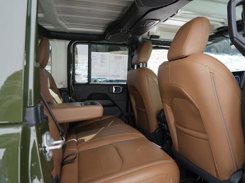 Used 2022 Jeep Wrangler Unlimited Sahara w/ Cold Weather Group image 27